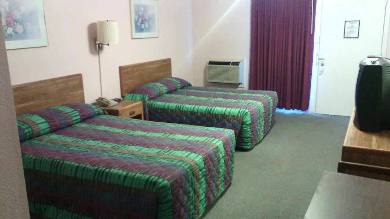 Mountain Country Motor Inn Branson West Eksteriør bilde